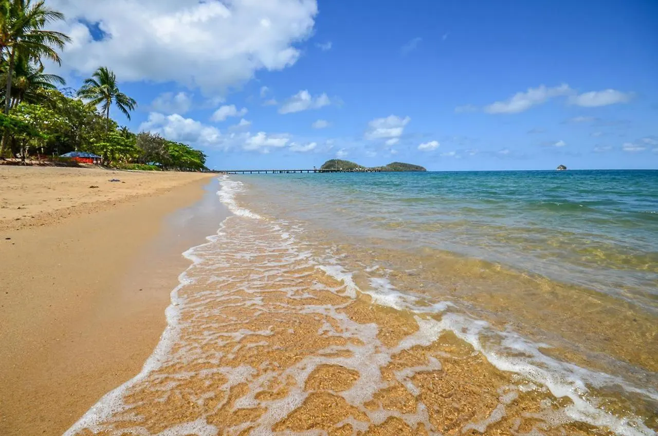 Palm Cove Beachside Apartments - Pool And Garden Views Australia