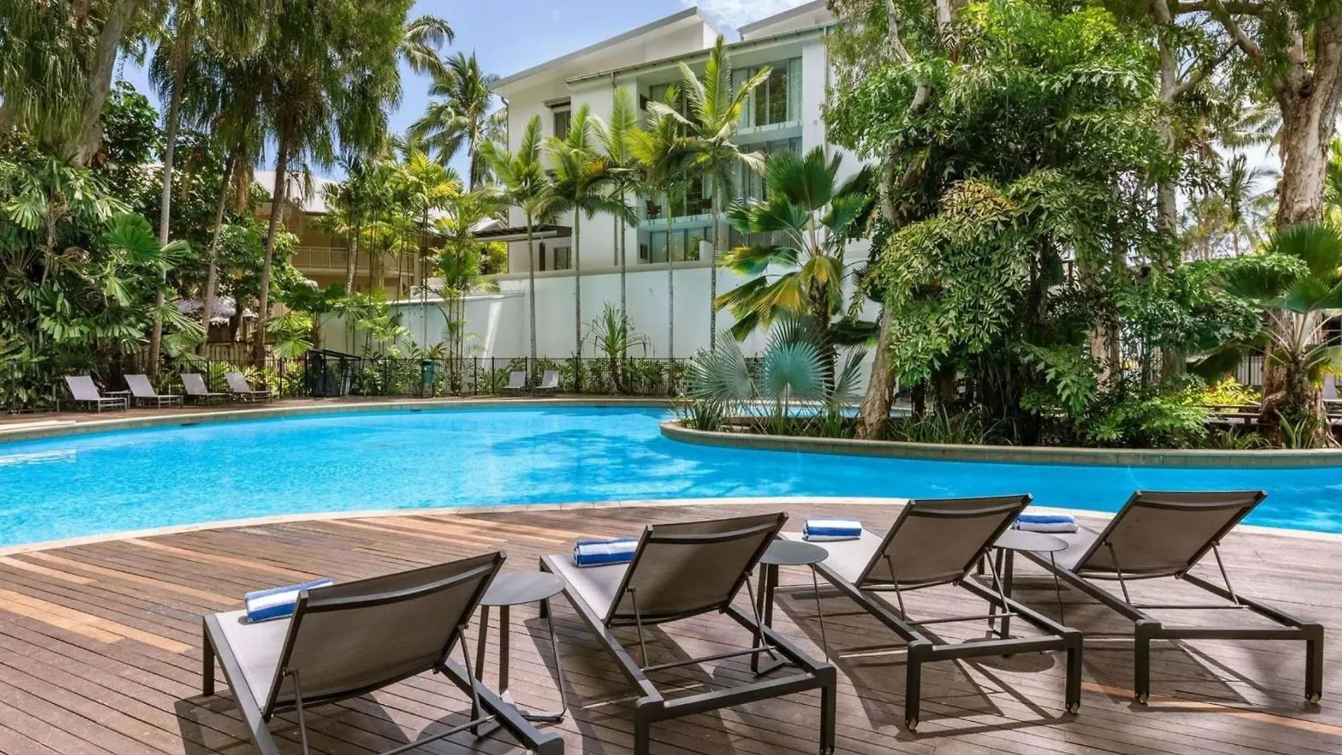 Palm Cove Beachside Apartments - Pool And Garden Views Australia