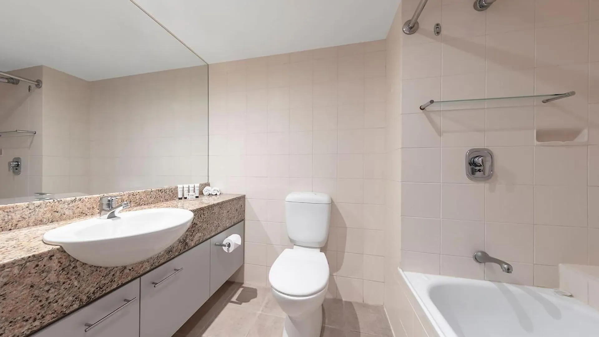 Palm Cove Beachside Apartments - Pool And Garden Views Australia